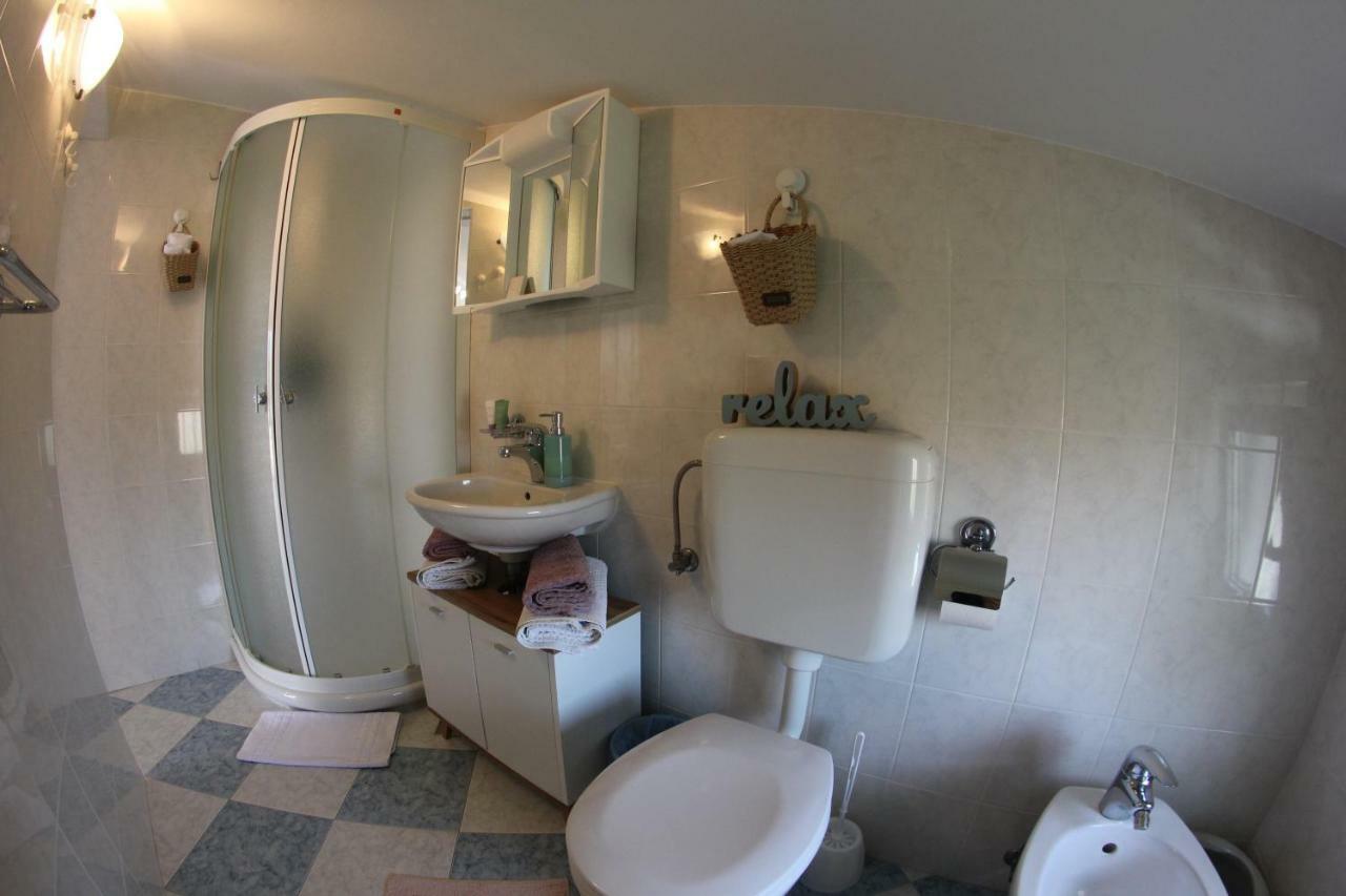 Room And Apartment Doris Lovrečica Eksteriør bilde