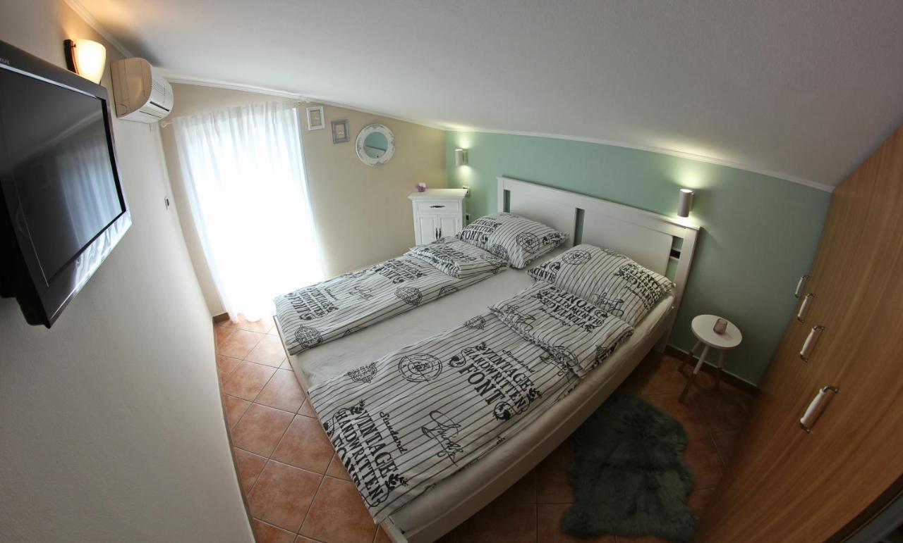 Room And Apartment Doris Lovrečica Eksteriør bilde